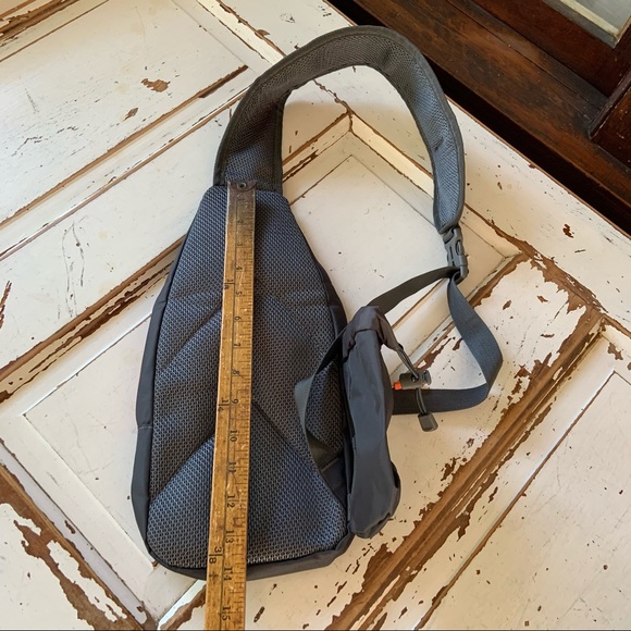 Men Women Sling Backpack Chest Crossbody Bag - Picture 3 of 8